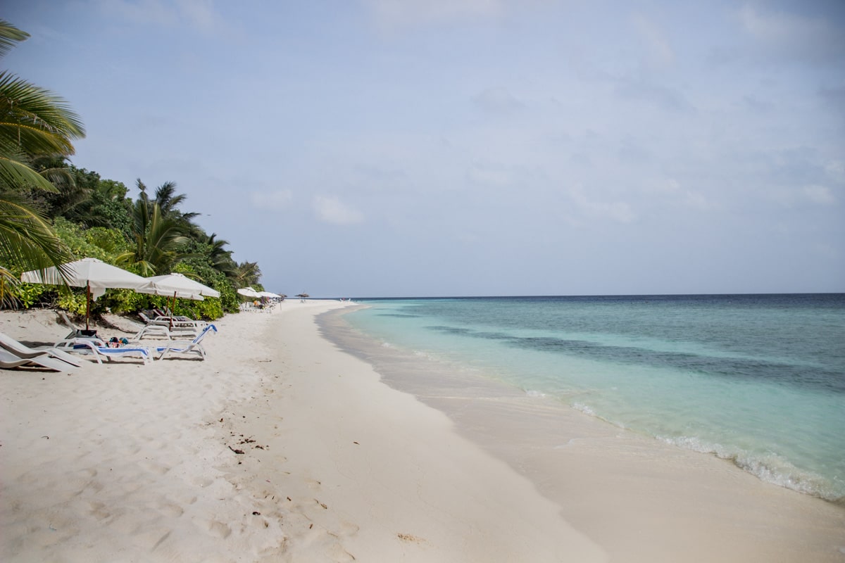 Praia de Ukulhas nas Maldivas