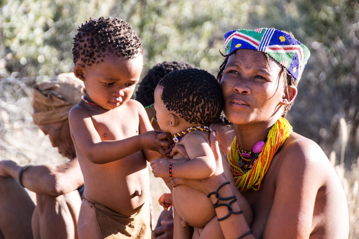Tribo San Namibia - o que fazer na namíbia em 7 dias