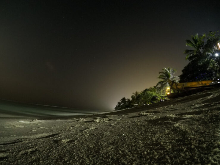 Foto noturna com GoPro em praia nas Maldivas