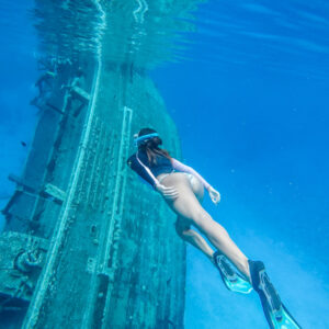 ship wreck maldives - vaavu atoll