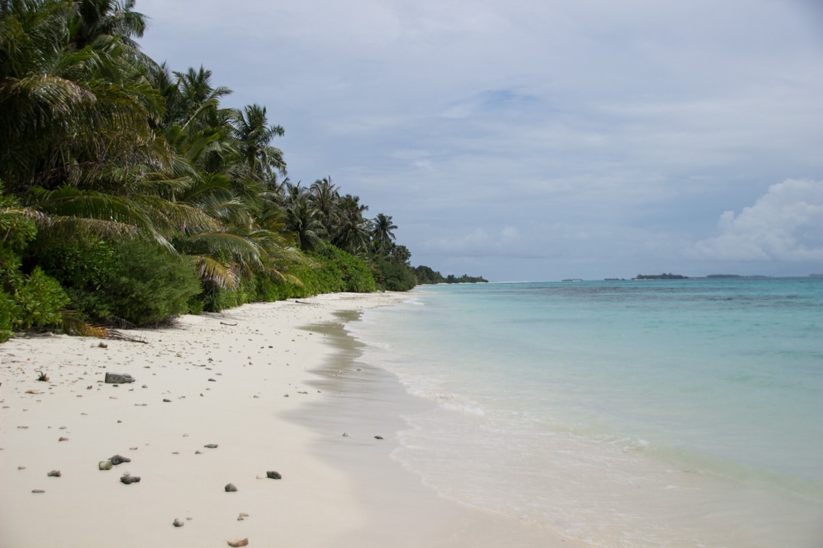 Bikini Beach da ilha Dhigurah, Maldivas