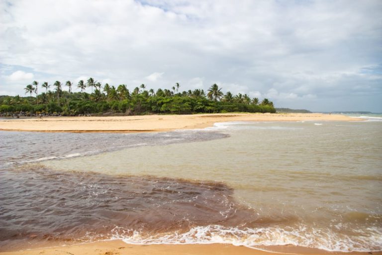 Encontro do Rio e Mar em Caraíva, Bahia